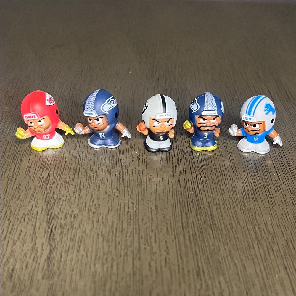 Lot of 50 | NFL TeenyMates Figures - Picture 3 of 12